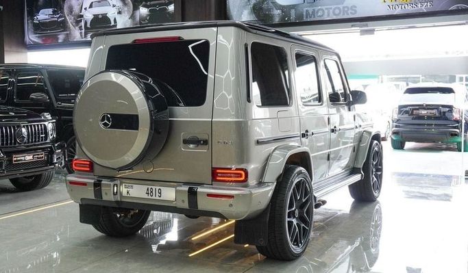 Подержанный Mercedes-Benz G-Class AMG 63 AMG II (W463), 4.0 л, 2020 в Дубае от Najem Motors Серый цвет. Европейская | AUTO.AE