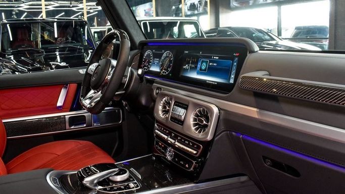 Новый Mercedes-Benz G-Class AMG 63 AMG II (W465) Рестайлинг, 4.0 л, 2024 в Дубае от Najem Motors Серый цвет. Европейская | AUTO.AE