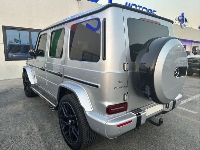 Подержанный Mercedes-Benz G-Class AMG 63 AMG II (W463), 4.0 л, 2023 в Дубае от Falcons GT Motors FZCO Серебристый цвет. Европейская | AUTO.AE