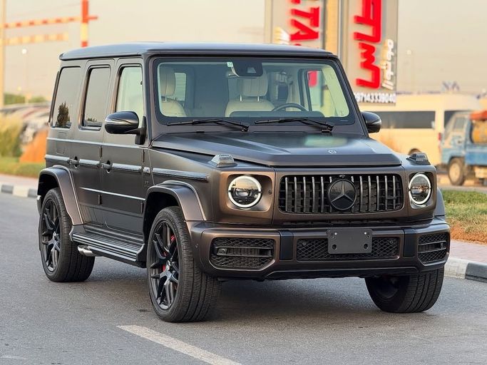 Подержанный Mercedes-Benz G-Class AMG 63 AMG II (W463), 4.0 л, 2022 в Дубае от Lakhani Motors Черный цвет. Японская | AUTO.AE