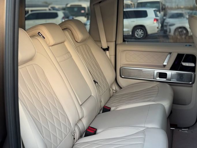 Подержанный Mercedes-Benz G-Class AMG 63 AMG II (W463), 4.0 л, 2022 в Дубае от Lakhani Motors Черный цвет. Японская | AUTO.AE