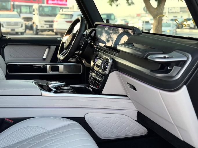 Used Mercedes-Benz G-Class AMG 63 AMG II (W463), 4.0 l, 2022 in Dubai by Lakhani Motors, White color. Japanese Specs | AUTO.AE