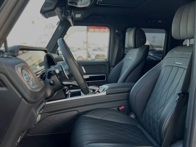 Подержанный Mercedes-Benz G-Class AMG 63 AMG II (W463), 4.0 л, 2022 в Дубае от Lakhani Motors Черный цвет. Японская | AUTO.AE