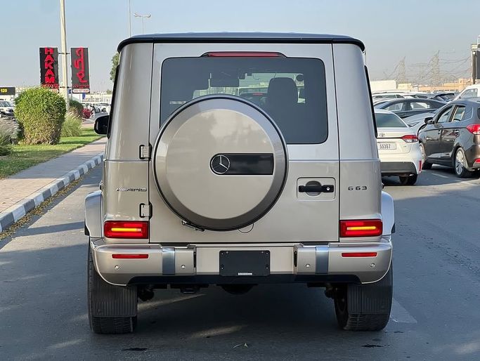 Подержанный Mercedes-Benz G-Class AMG 63 AMG II (W463), 4.0 л, 2023 в Дубае от Lakhani Motors Белый цвет. Японская | AUTO.AE