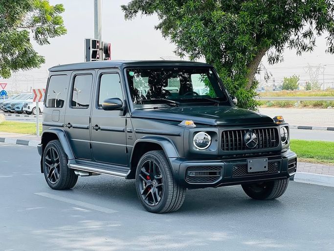 Подержанный Mercedes-Benz G-Class AMG 63 AMG II (W465) Рестайлинг, 4.0 л, 2024 в Дубае от Lakhani Motors Черный цвет. Японская | AUTO.AE