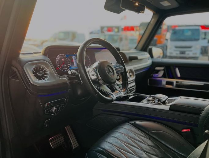 Подержанный Mercedes-Benz G-Class AMG 63 AMG II (W463), 4.0 л, 2019 в Дубае от Lakhani Motors Черный цвет. Японская | AUTO.AE