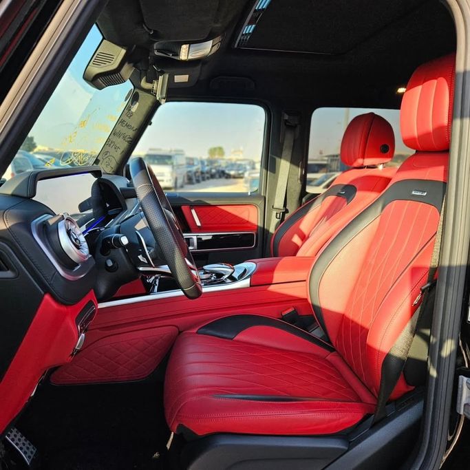 Подержанный Mercedes-Benz G-Class AMG 63 AMG II (W463), 4.0 л, 2021 в Дубае от Lakhani Motors Черный цвет. Японская | AUTO.AE