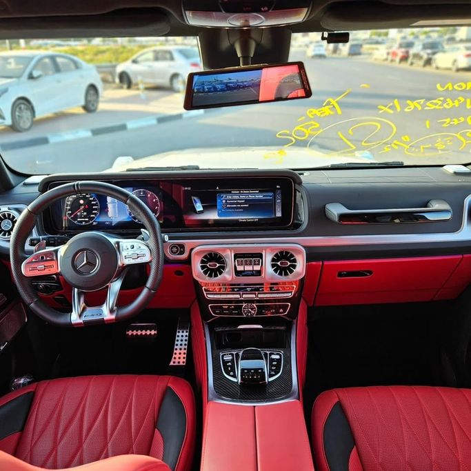 Подержанный Mercedes-Benz G-Class AMG 63 AMG II (W463), 4.0 л, 2021 в Дубае от Lakhani Motors Черный цвет. Японская | AUTO.AE