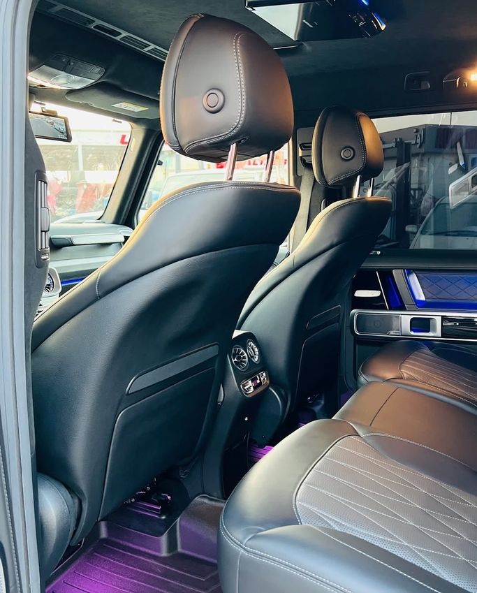 Подержанный Mercedes-Benz G-Class AMG 63 AMG II (W463), 4.0 л, 2021 в Дубае от Lakhani Motors Белый цвет. Японская | AUTO.AE