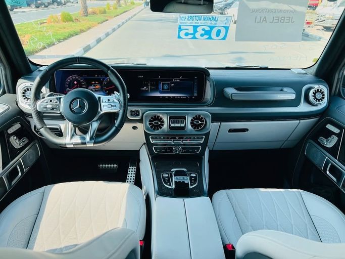 Подержанный Mercedes-Benz G-Class AMG 63 AMG II (W463), 4.0 л, 2021 в Дубае от Lakhani Motors Черный цвет. Японская | AUTO.AE