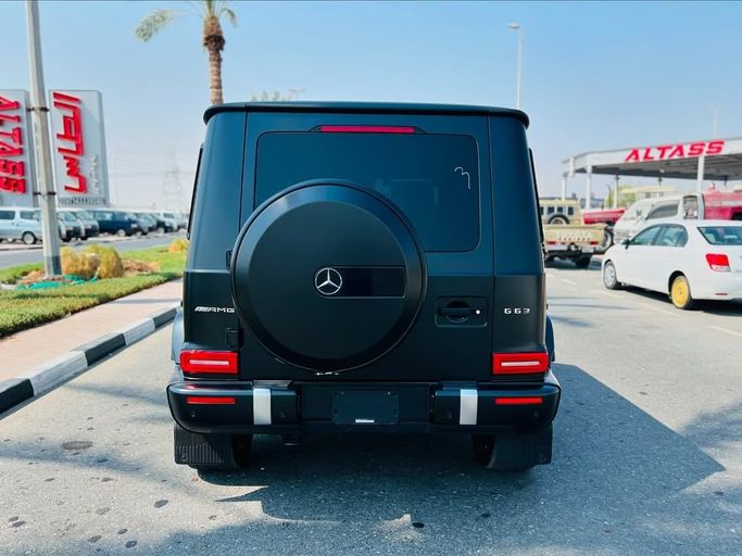 Подержанный Mercedes-Benz G-Class AMG 63 AMG II (W463), 4.0 л, 2021 в Дубае от Lakhani Motors Черный цвет. Японская | AUTO.AE