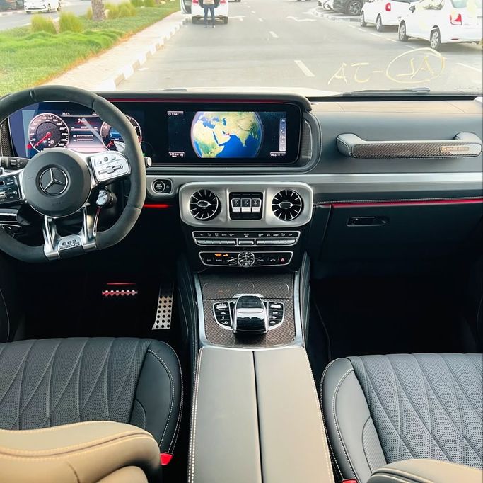 Подержанный Mercedes-Benz G-Class AMG 63 AMG II (W465) Рестайлинг, 4.0 л, 2024 в Дубае от Lakhani Motors Черный цвет. Японская | AUTO.AE