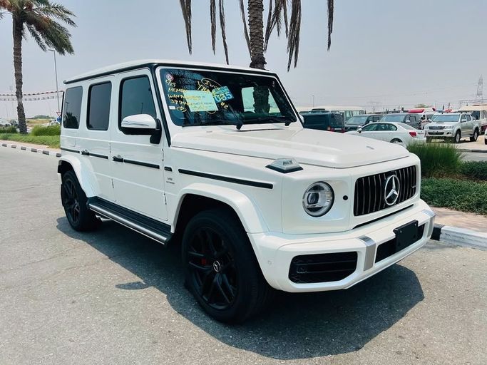 Подержанный Mercedes-Benz G-Class AMG 63 AMG II (W463), 4.0 л, 2021 в Дубае от Lakhani Motors Белый цвет. Японская | AUTO.AE