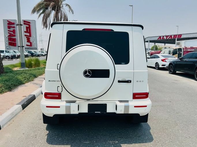 Подержанный Mercedes-Benz G-Class AMG 63 AMG II (W463), 4.0 л, 2021 в Дубае от Lakhani Motors Белый цвет. Японская | AUTO.AE