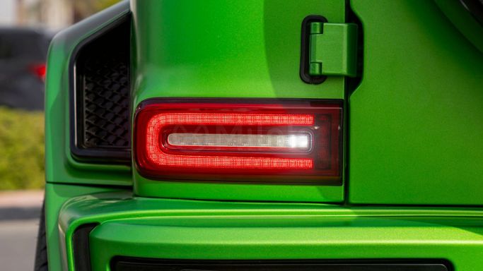 Новый Mercedes-Benz G-Class AMG Brabus 800 II (W463), 4.0 л, 2019 в Дубае от Milele Зеленый цвет. Other | AUTO.AE