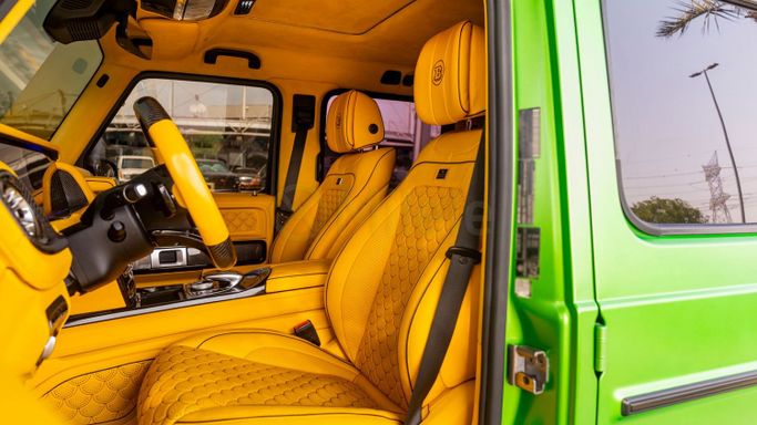 Новый Mercedes-Benz G-Class AMG Brabus 800 II (W463), 4.0 л, 2019 в Дубае от Milele Зеленый цвет. Other | AUTO.AE