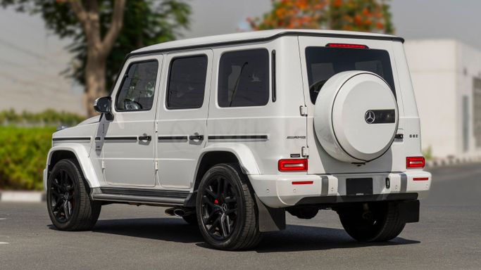 Подержанный Mercedes-Benz G-Class AMG 63 AMG II (W463), 4.0 л, 2022 в Дубае от Milele Белый цвет. Other | AUTO.AE