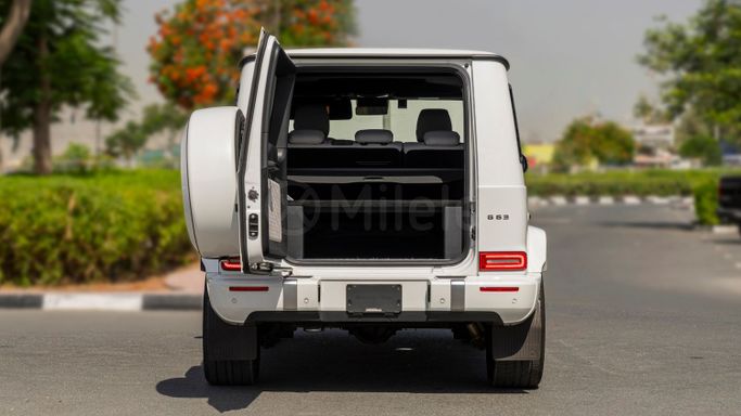 Подержанный Mercedes-Benz G-Class AMG 63 AMG II (W463), 4.0 л, 2022 в Дубае от Milele Белый цвет. Other | AUTO.AE