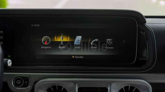 Подержанный Mercedes-Benz G-Class AMG 63 AMG II (W463), 4.0 л, 2022 в Дубае от Milele Белый цвет. Other | AUTO.AE