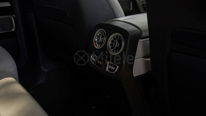 Подержанный Mercedes-Benz G-Class AMG 63 AMG II (W463), 4.0 л, 2022 в Дубае от Milele Белый цвет. Other | AUTO.AE