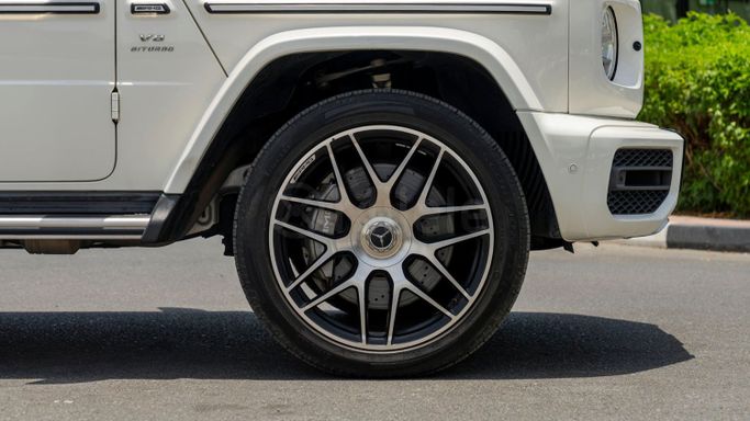 Used Mercedes-Benz G-Class AMG 63 AMG II (W463), 4.0 l, 2020 in Dubai by Milele, White color. Other | AUTO.AE