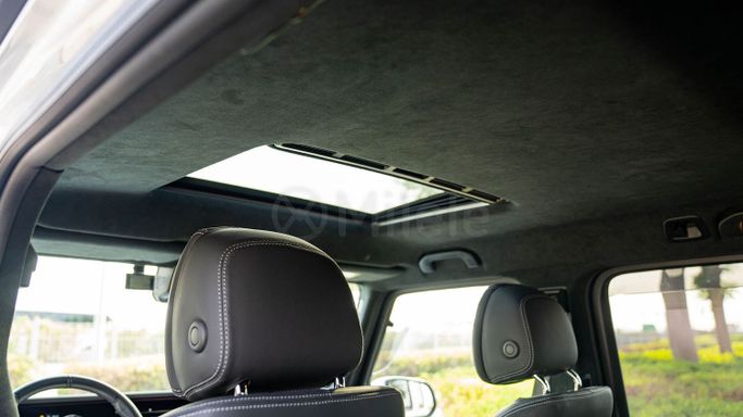 Подержанный Mercedes-Benz G-Class AMG 63 AMG II (W463), 4.0 л, 2022 в Дубае от Milele Белый цвет. Other | AUTO.AE