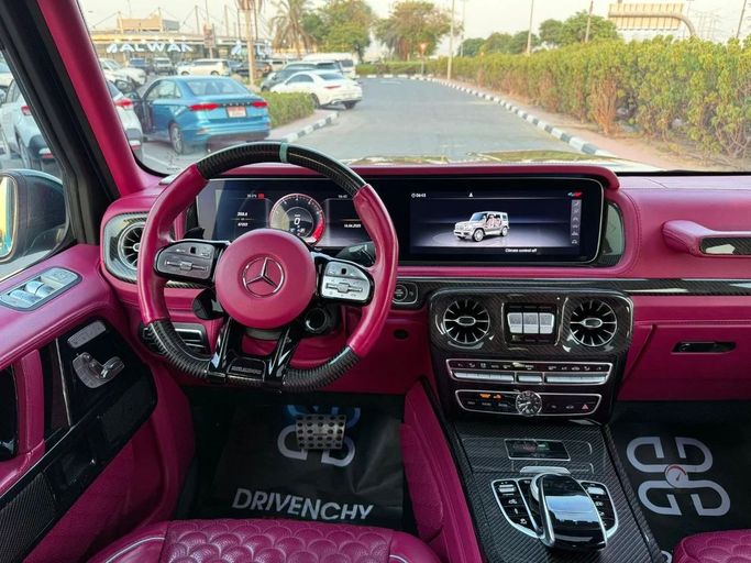 Подержанный Mercedes-Benz G-Class AMG Brabus 800 II (W463), 4.0 л, 2021 в Дубае от Drivenchy Motors Зеленый цвет. Other | AUTO.AE