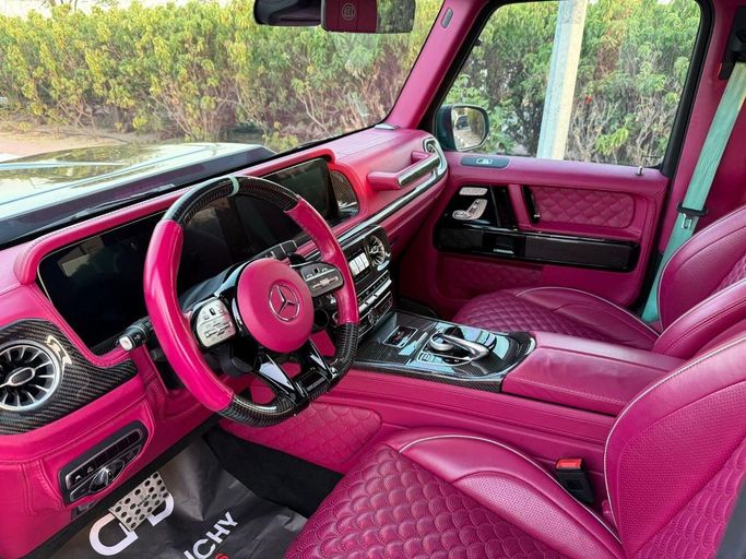 Подержанный Mercedes-Benz G-Class AMG Brabus 800 II (W463), 4.0 л, 2021 в Дубае от Drivenchy Motors Зеленый цвет. Other | AUTO.AE