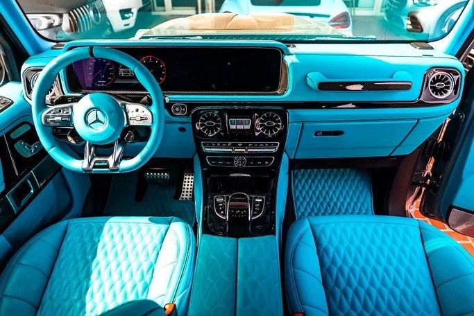 Подержанный Mercedes-Benz G-Class AMG 63 AMG II (W463), 4.0 л, 2023 в Дубае от Shamil Motors Серый цвет.  | AUTO.AE