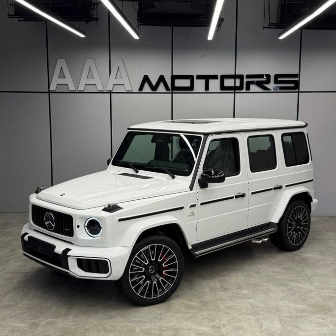 جديدة Mercedes-Benz G-Class AMG 63 AMG عملية شد الوجه II (W465), 4.0 l, 2025 في في دبي من AAA Motors، اللون أبيض. المواصفات الأوروبية | AUTO.AE