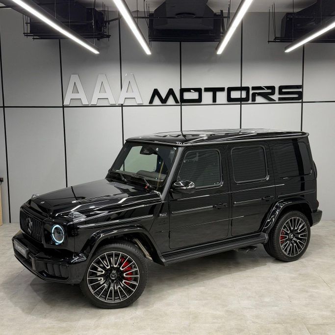 جديدة Mercedes-Benz G-Class AMG 63 AMG عملية شد الوجه II (W465), 4.0 l, 2025 في في دبي من AAA Motors، اللون أسود. المواصفات الأوروبية | AUTO.AE