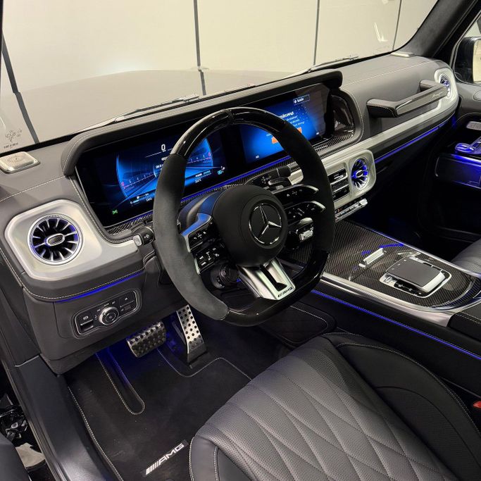 جديدة Mercedes-Benz G-Class AMG 63 AMG عملية شد الوجه II (W465), 4.0 l, 2025 في في دبي من AAA Motors، اللون أسود. المواصفات الأوروبية | AUTO.AE