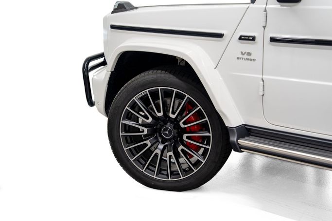 جديدة Mercedes-Benz G-Class AMG 63 AMG عملية شد الوجه II (W465), 4.0 l, 2025 في في دبي من PUPIL OF FATE MOTORS، اللون أبيض. مواصفات الخليج | AUTO.AE