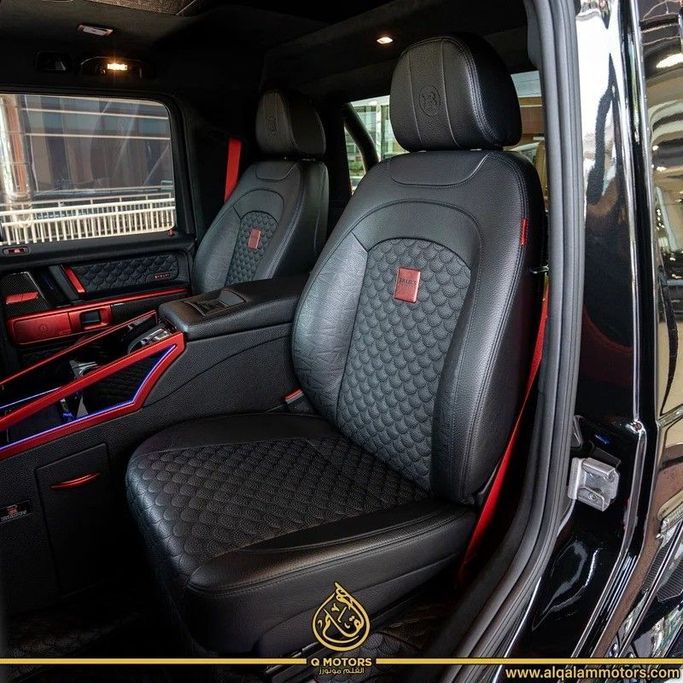 Подержанный Mercedes-Benz G-Class AMG Brabus 900 II (W463), 6.3 л, 2023 в Дубае от Q Motors Черный цвет. Европейская | AUTO.AE