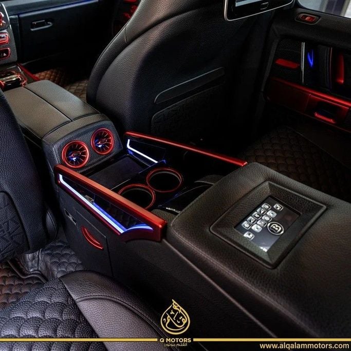 Подержанный Mercedes-Benz G-Class AMG Brabus 900 II (W463), 6.3 л, 2023 в Дубае от Q Motors Черный цвет. Европейская | AUTO.AE