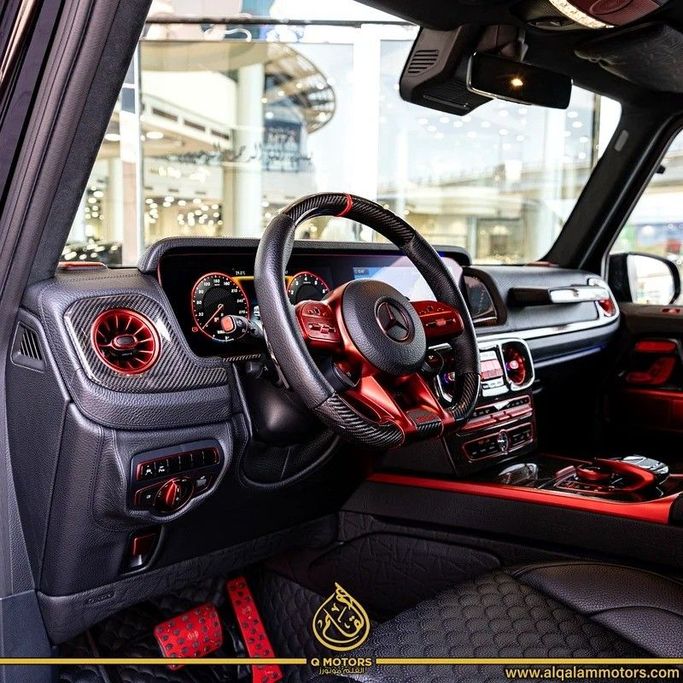 Подержанный Mercedes-Benz G-Class AMG Brabus 900 II (W463), 6.3 л, 2023 в Дубае от Q Motors Черный цвет. Европейская | AUTO.AE