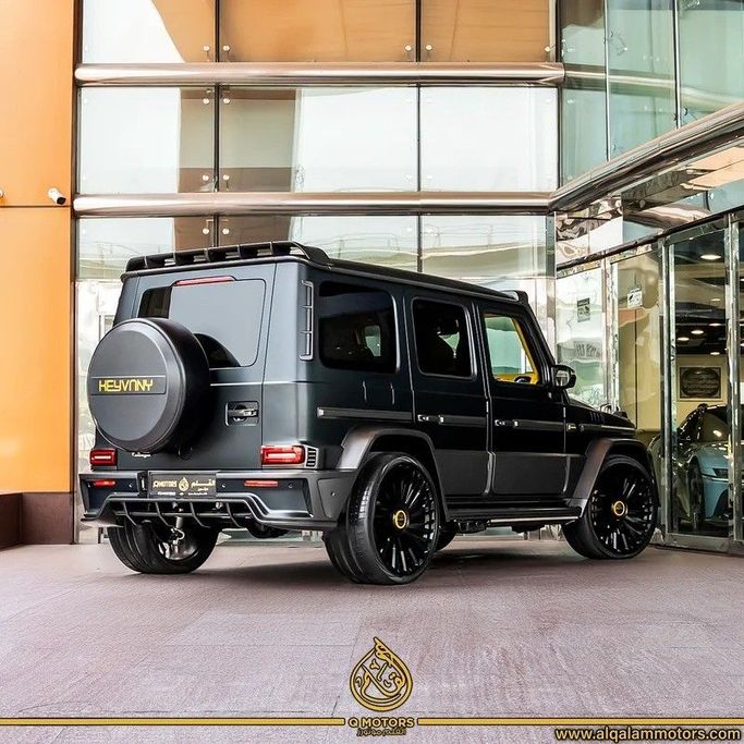Подержанный Mercedes-Benz G-Class AMG 63 AMG II (W463), 4.0 л, 2023 в Дубае от Q Motors Черный цвет. Европейская | AUTO.AE