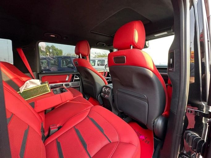Подержанный Mercedes-Benz G-Class AMG 63 AMG II (W465) Рестайлинг, 4.0 л, 2024 в Дубае от Orient Auto FZE Черный цвет. Корейская | AUTO.AE