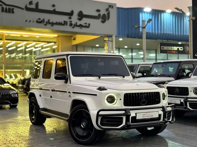 Подержанный Mercedes-Benz G-Class AMG 63 AMG II (W463), 4.0 л, 2022 в Дубае от Auto Bank Motors Белый цвет. Корейская | AUTO.AE
