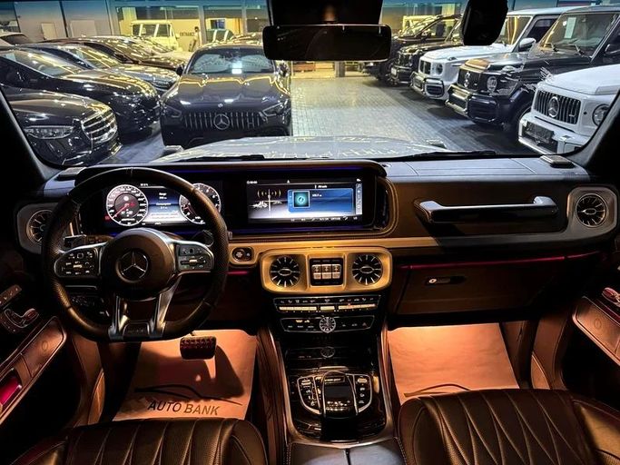 Подержанный Mercedes-Benz G-Class AMG 63 AMG II (W463), 4.0 л, 2022 в Дубае от Auto Bank Motors Белый цвет. Корейская | AUTO.AE