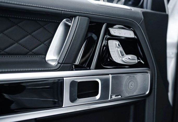 Подержанный Mercedes-Benz G-Class AMG 63 AMG II (W465) Рестайлинг, 4.0 л, 2024 в Дубае от LMG Motors Серебристый цвет. Европейская | AUTO.AE