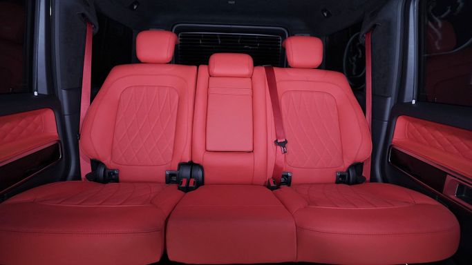 Новый Mercedes-Benz G-Class AMG 63 AMG II (W463), 4.0 л, 2023 в Дубае от Dourado Luxury Car Зеленый цвет. Европейская | AUTO.AE