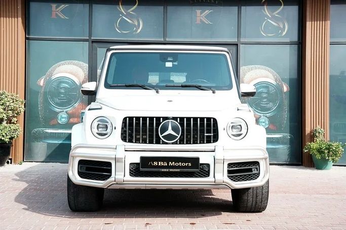 Подержанный Mercedes-Benz G-Class AMG 63 AMG II (W463), 4.0 л, 2021 в Дубае от 8 Ba Motors Белый цвет. GCC | AUTO.AE