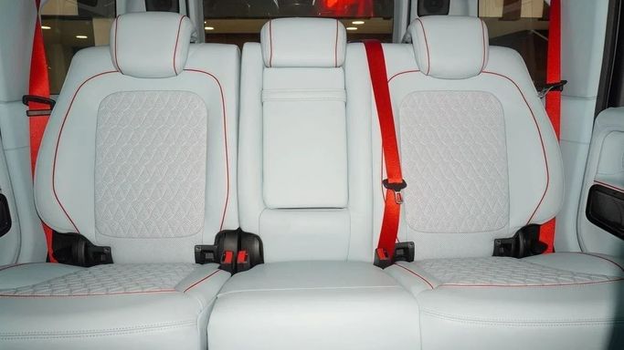 Новый Mercedes-Benz G-Class AMG Brabus 800 II (W465) Рестайлинг, 4.0 л, 2025 в Дубае от Carbon Edition Motors Серый цвет. Other | AUTO.AE