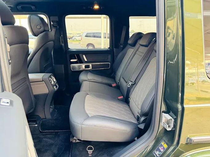 Подержанный Mercedes-Benz G-Class AMG 63 AMG II (W465) Рестайлинг, 4.0 л, 2025 в Дубае от Mirza Automobile FZE Зеленый цвет. Японская | AUTO.AE