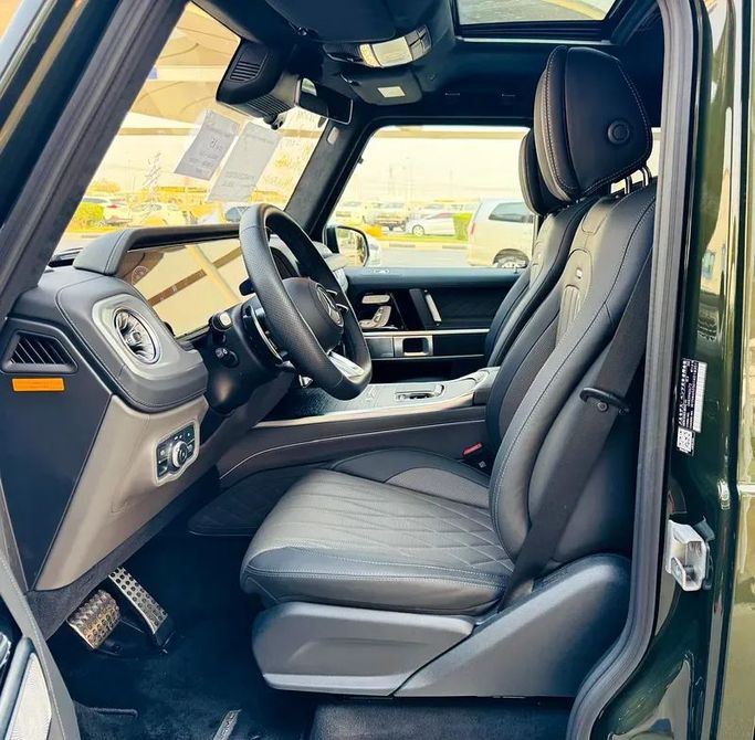 Подержанный Mercedes-Benz G-Class AMG 63 AMG II (W465) Рестайлинг, 4.0 л, 2025 в Дубае от Mirza Automobile FZE Зеленый цвет. Японская | AUTO.AE
