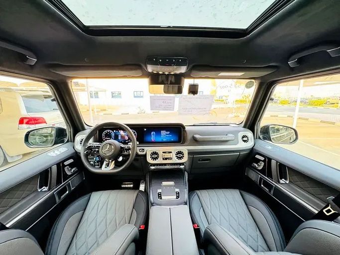 Подержанный Mercedes-Benz G-Class AMG 63 AMG II (W465) Рестайлинг, 4.0 л, 2025 в Дубае от Mirza Automobile FZE Зеленый цвет. Японская | AUTO.AE