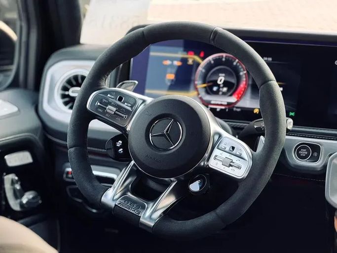 Подержанный Mercedes-Benz G-Class AMG 63 AMG II (W465) Рестайлинг, 4.0 л, 2024 в Дубае от Mirza Automobile FZE Черный цвет. Японская | AUTO.AE