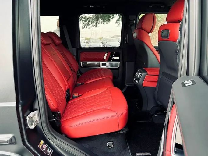 Подержанный Mercedes-Benz G-Class AMG 63 AMG II (W465) Рестайлинг, 4.0 л, 2024 в Дубае от Mirza Automobile FZE Черный цвет. Японская | AUTO.AE