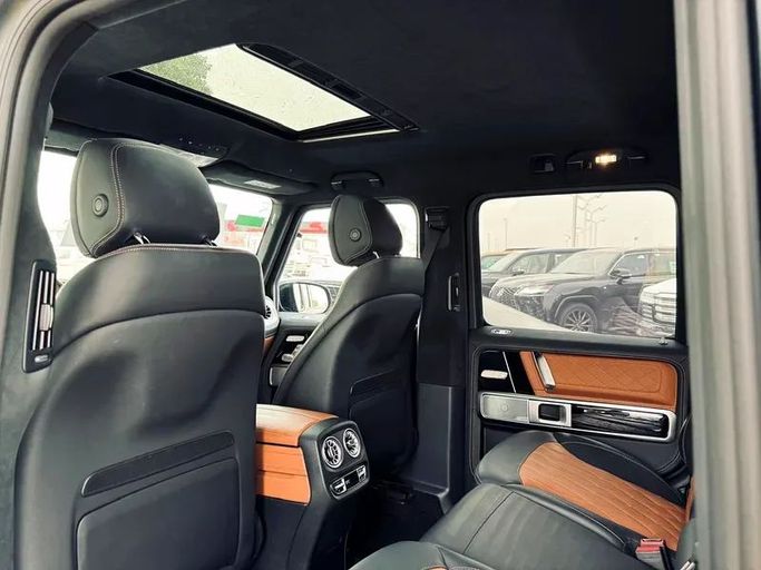 Подержанный Mercedes-Benz G-Class AMG 63 AMG II (W463), 4.0 л, 2022 в Дубае от Mirza Automobile FZE Черный цвет. Японская | AUTO.AE